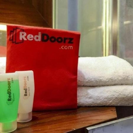 Reddoorz Near Tarumanagara University Jakarta Ngoại thất bức ảnh