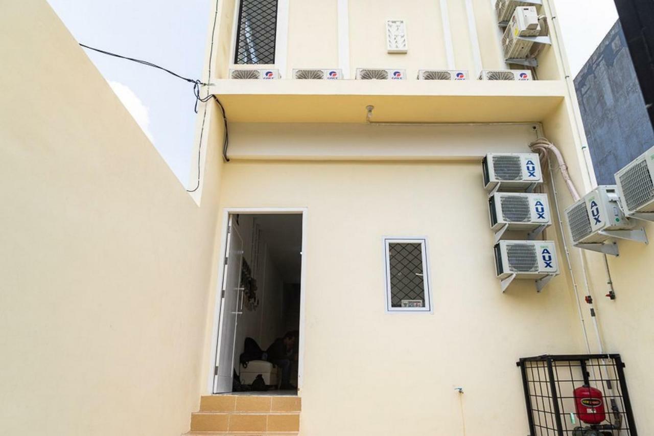 Reddoorz Near Tarumanagara University Jakarta Ngoại thất bức ảnh