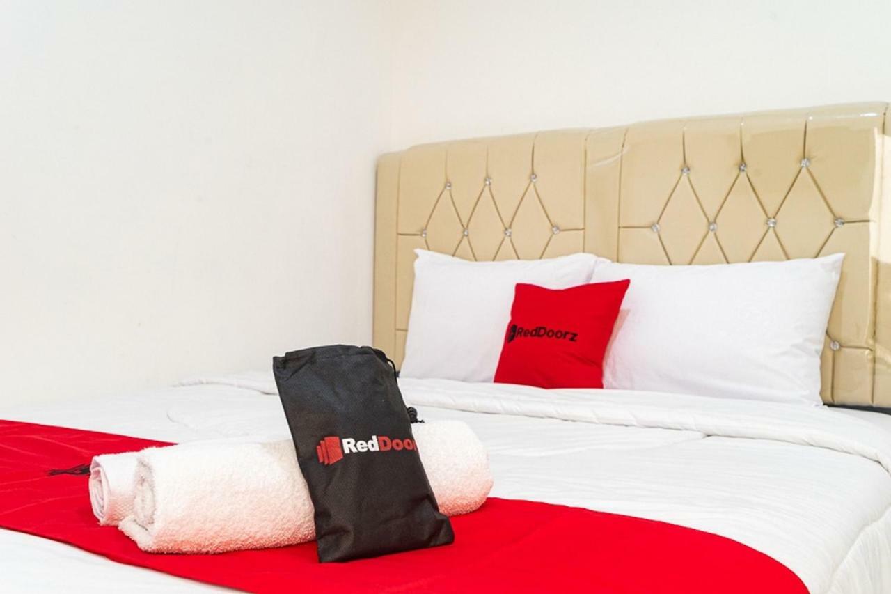 Reddoorz Near Tarumanagara University Jakarta Ngoại thất bức ảnh